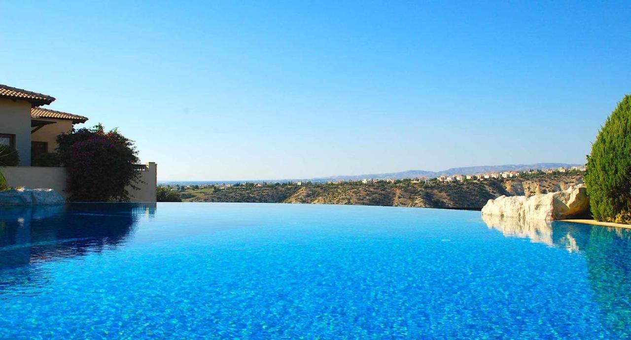 Fantastic Junior Villa Cz02 Salamis With Gorgeous Views, Aphrodite Hills Kouklia Exterior foto