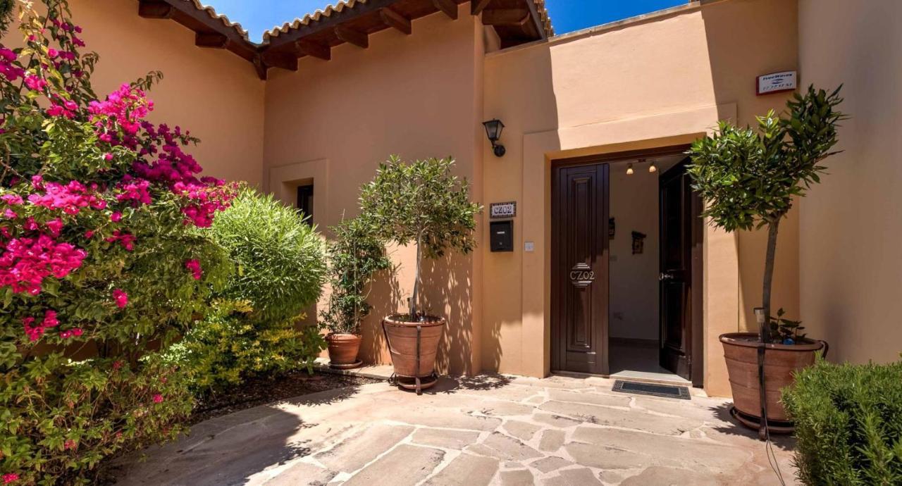 Fantastic Junior Villa Cz02 Salamis With Gorgeous Views, Aphrodite Hills Kouklia Exterior foto