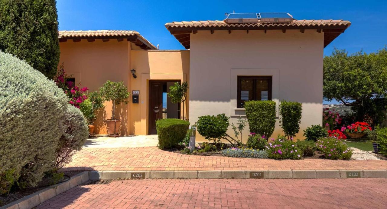 Fantastic Junior Villa Cz02 Salamis With Gorgeous Views, Aphrodite Hills Kouklia Exterior foto