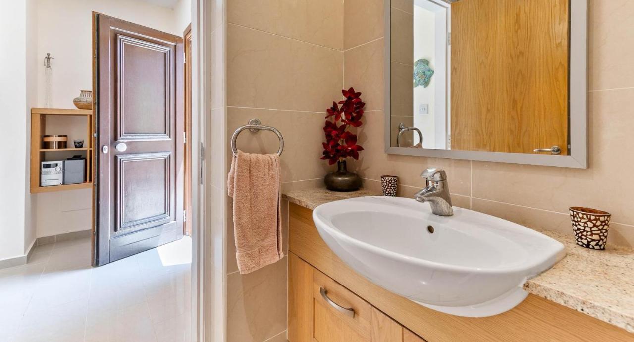 Fantastic Junior Villa Cz02 Salamis With Gorgeous Views, Aphrodite Hills Kouklia Exterior foto